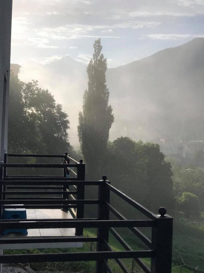 Roza'S Guest House Μέστια Εξωτερικό φωτογραφία