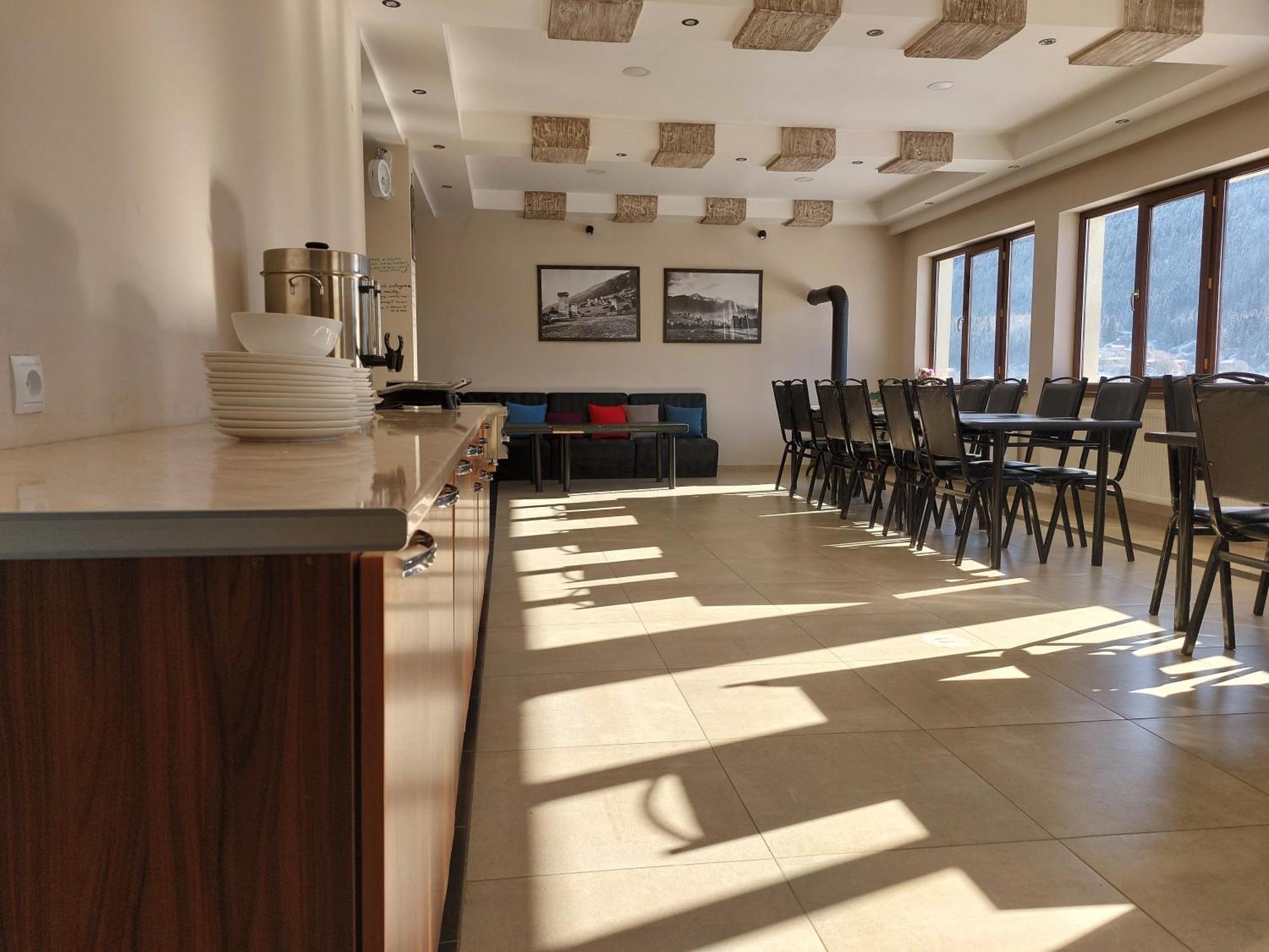 Roza'S Guest House Μέστια Εξωτερικό φωτογραφία