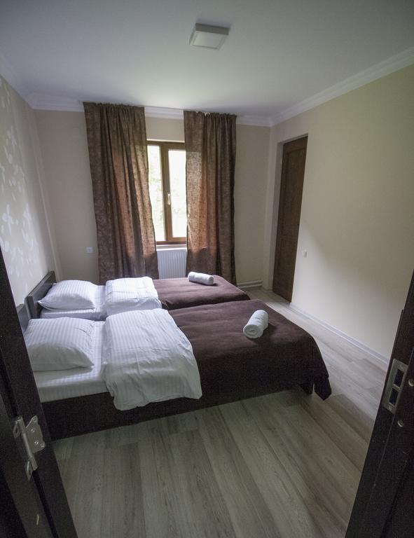 Roza'S Guest House Μέστια Εξωτερικό φωτογραφία