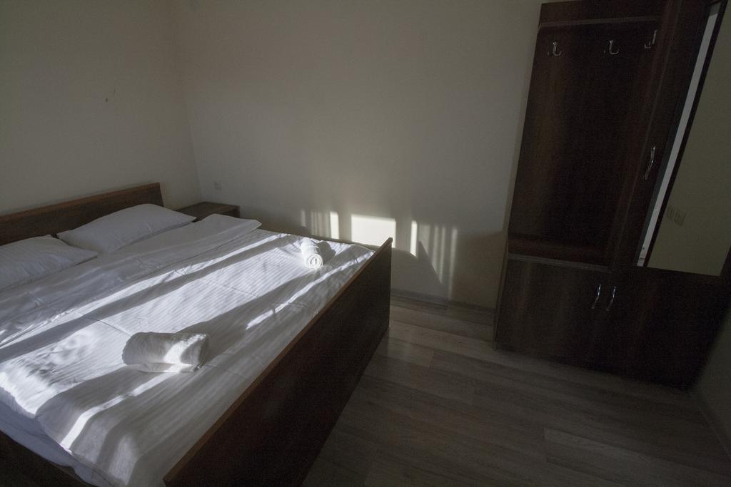 Roza'S Guest House Μέστια Εξωτερικό φωτογραφία