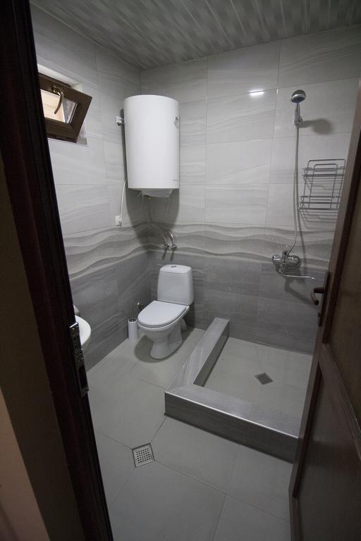 Roza'S Guest House Μέστια Εξωτερικό φωτογραφία