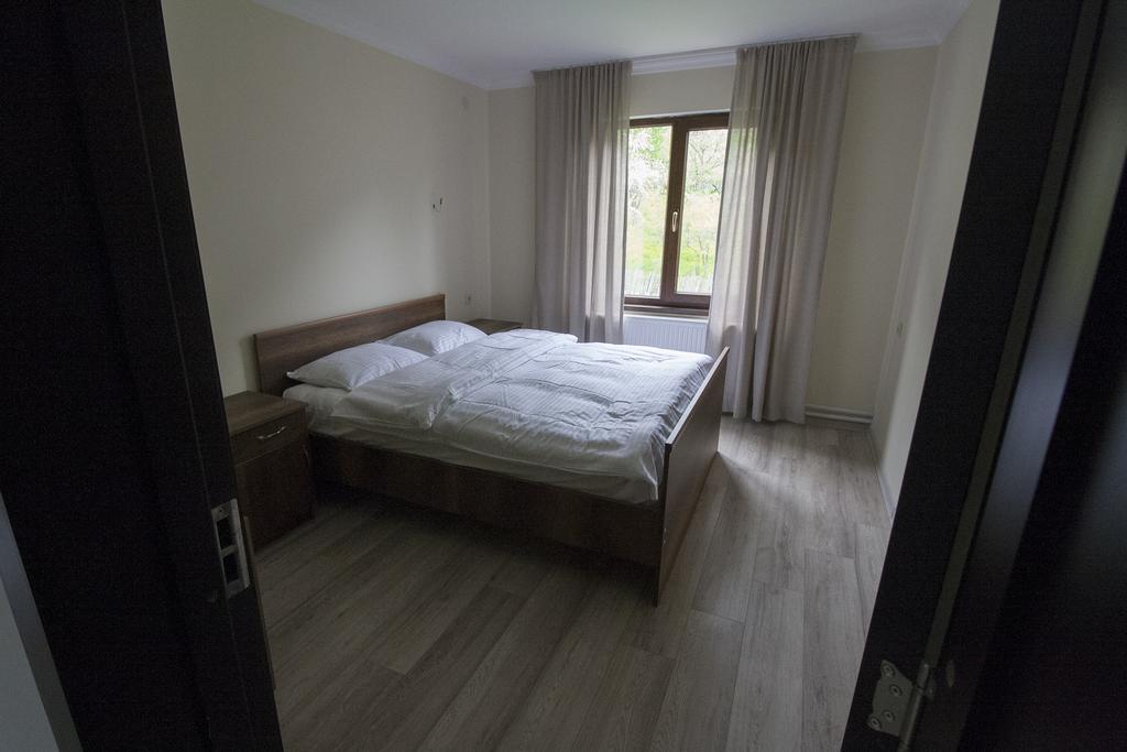 Roza'S Guest House Μέστια Εξωτερικό φωτογραφία