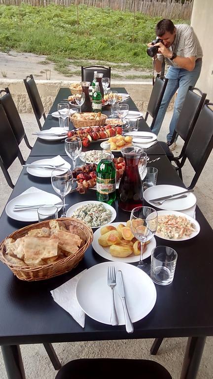 Roza'S Guest House Μέστια Εξωτερικό φωτογραφία