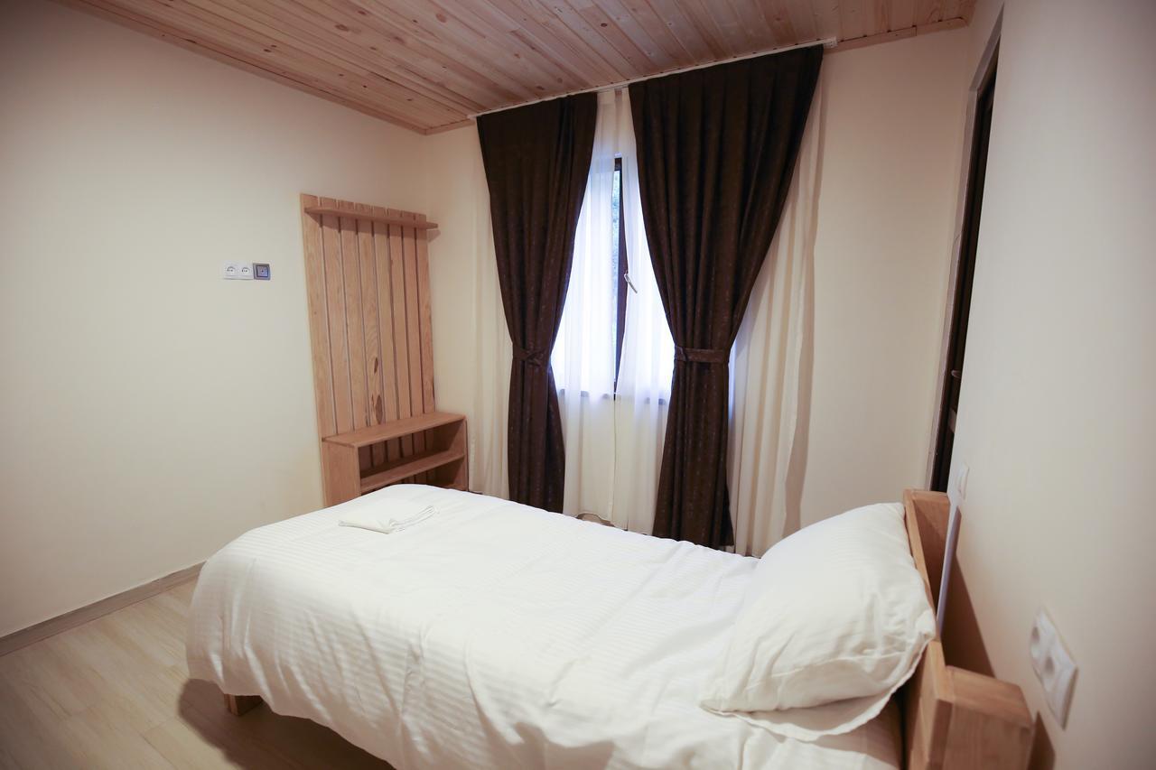 Roza'S Guest House Μέστια Εξωτερικό φωτογραφία