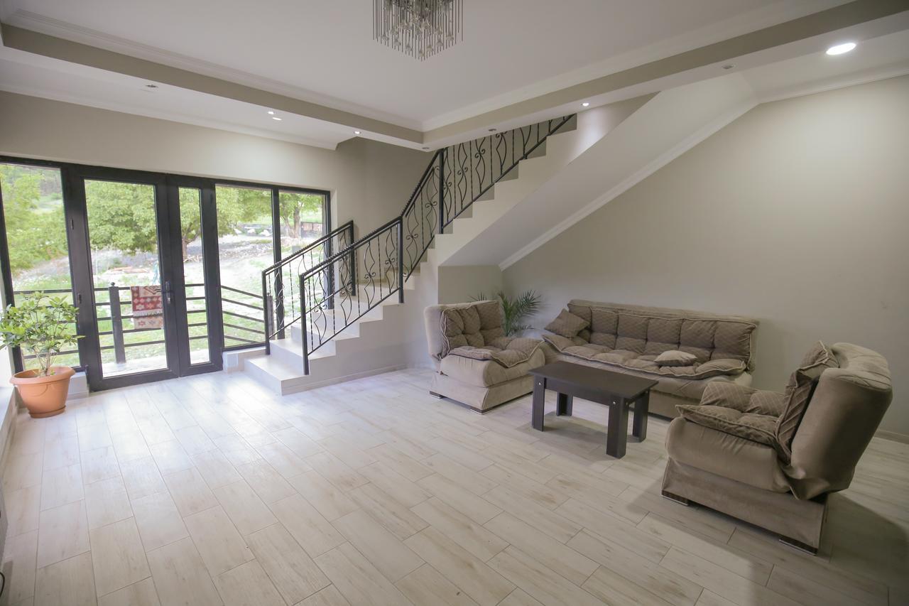 Roza'S Guest House Μέστια Εξωτερικό φωτογραφία